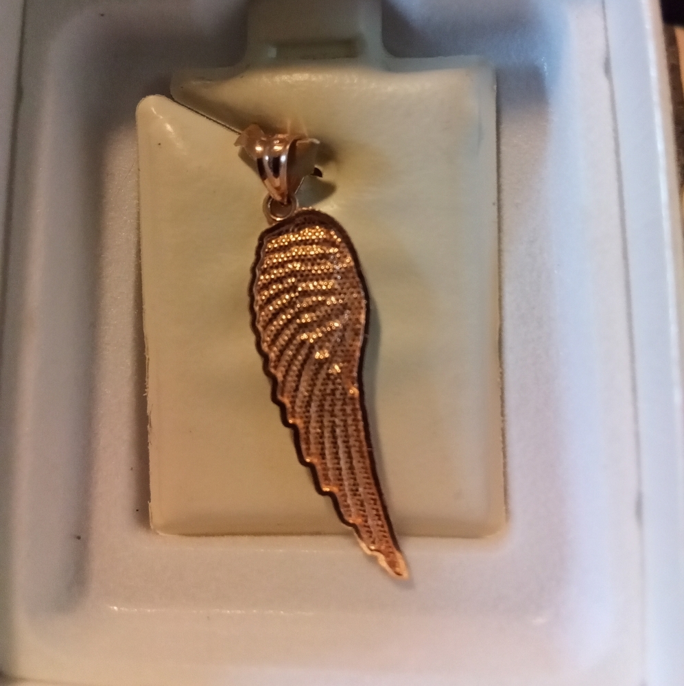 Angel wing 10k rose gold rare new in box